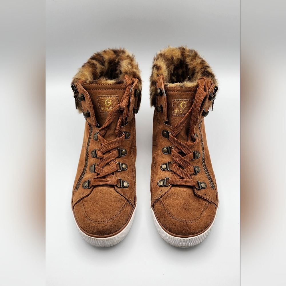 G By Guess Women's OSHAY High Top Fashion Sneaker. Faux Fur Top. Size 8.5